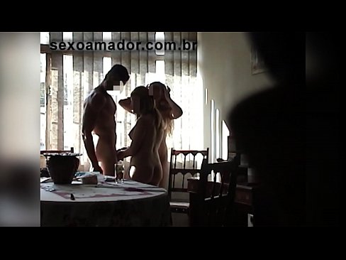 ❤️ Seksualni prijatelji pozivaju džinovskog muškarca i trojku s njim ❤ Tvrdi porno kod nas ❌❤