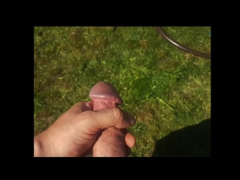 ❤️ Vruća zgodna jebe svoju ružičastu macu i svršava špricom u ljetnoj bašti ❤ Tvrdi porno kod nas ❌❤
