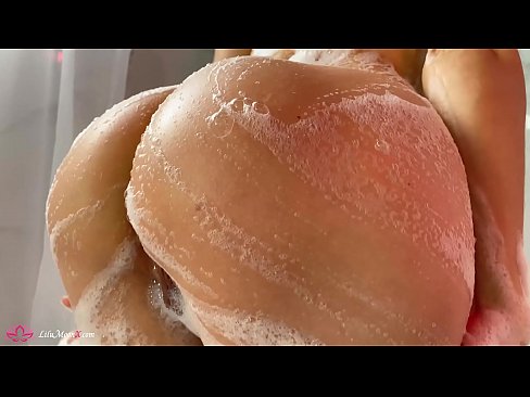❤️ Brineta masturbira macu vibratorom do intenzivnog orgazma pod tušem ❤ Tvrdi porno kod nas ❌❤